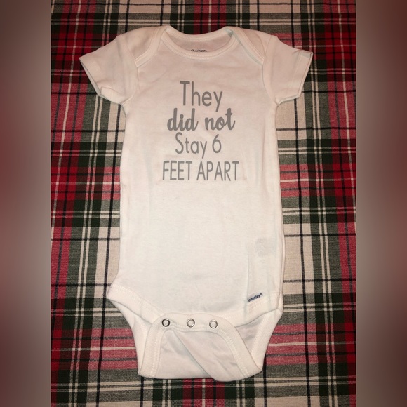 Gerber onesies 2 pack - Picture 3 of 4